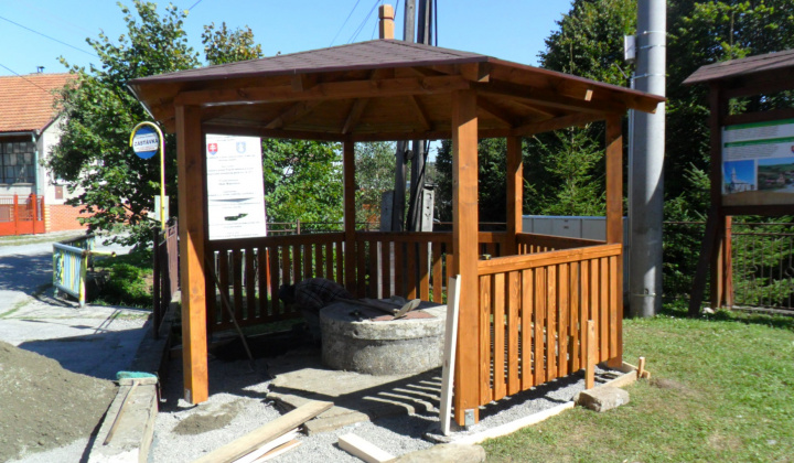 9. fotografia fotogalérie Úprava pozemku pred obecným úradom