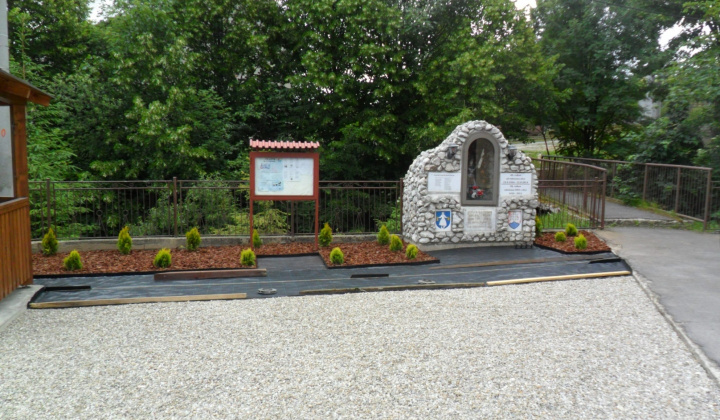 21. fotografia fotogalérie Úprava pozemku pred obecným úradom