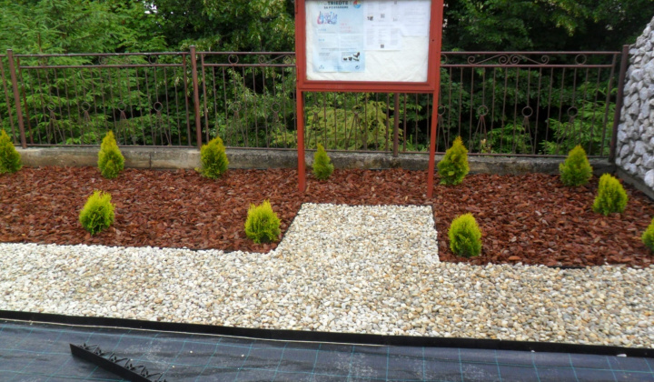 23. fotografia fotogalérie Úprava pozemku pred obecným úradom